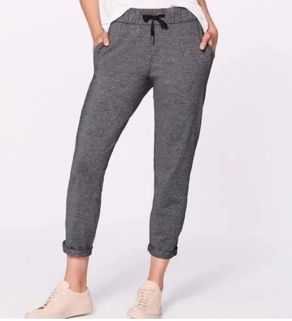 Lululemon On The Fly pants Women's 4 Gray Athleisure Sporty chic Travel Lounge